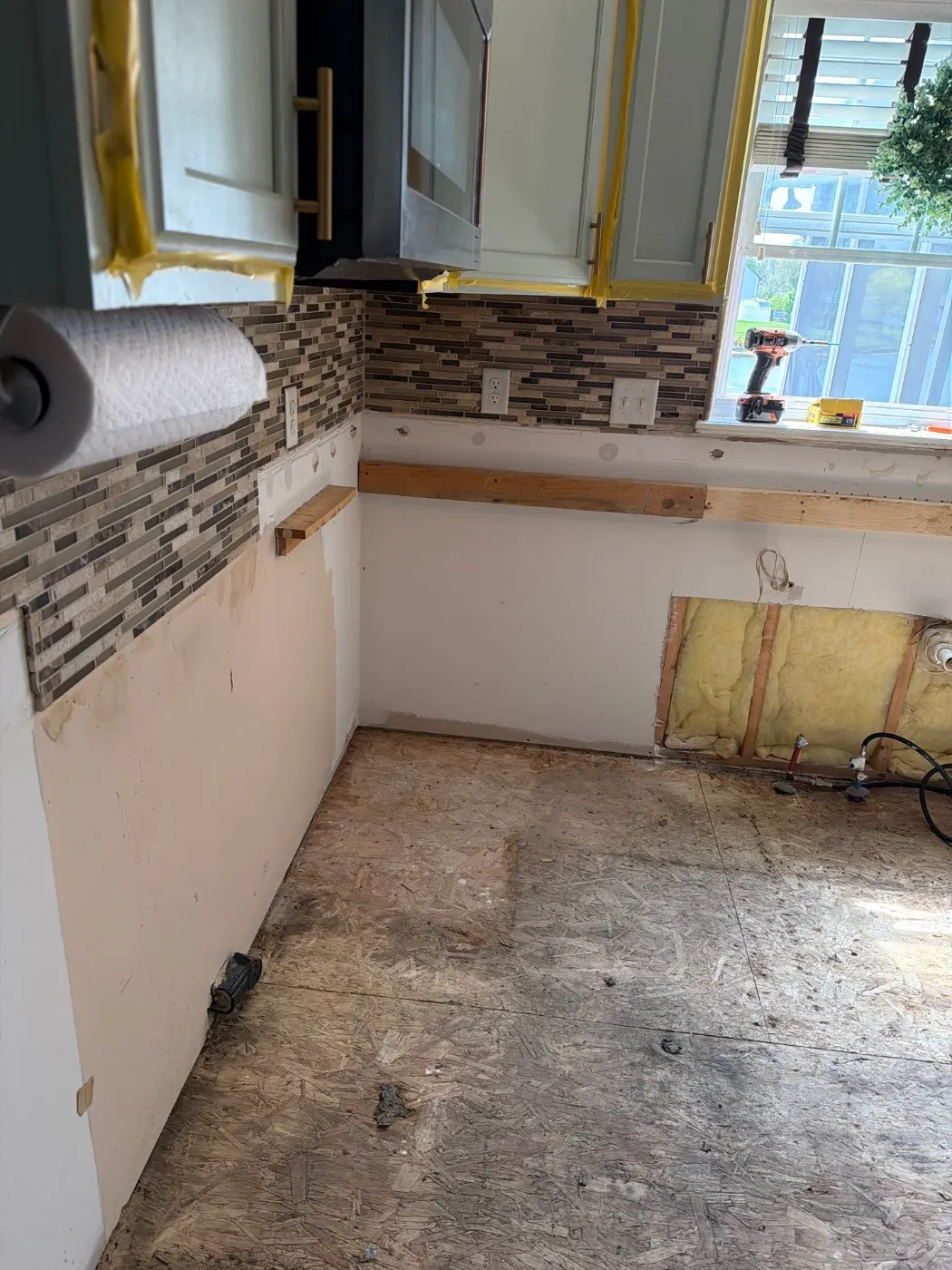 Containment setup for mold remediation in Greenwood Park home